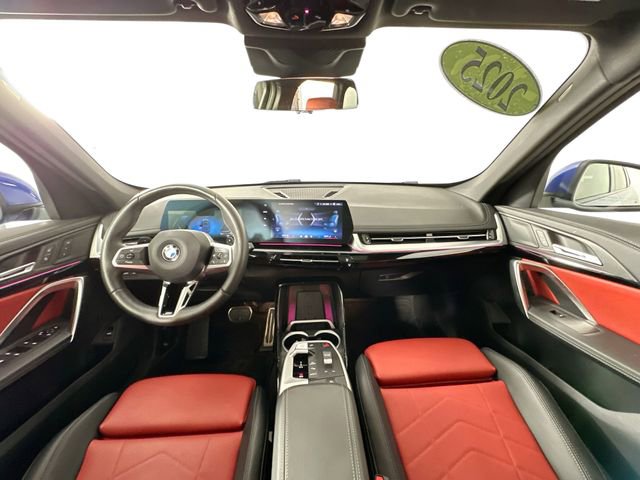 Used 2025 BMW X1 xDrive28i AWD/4WD image 3