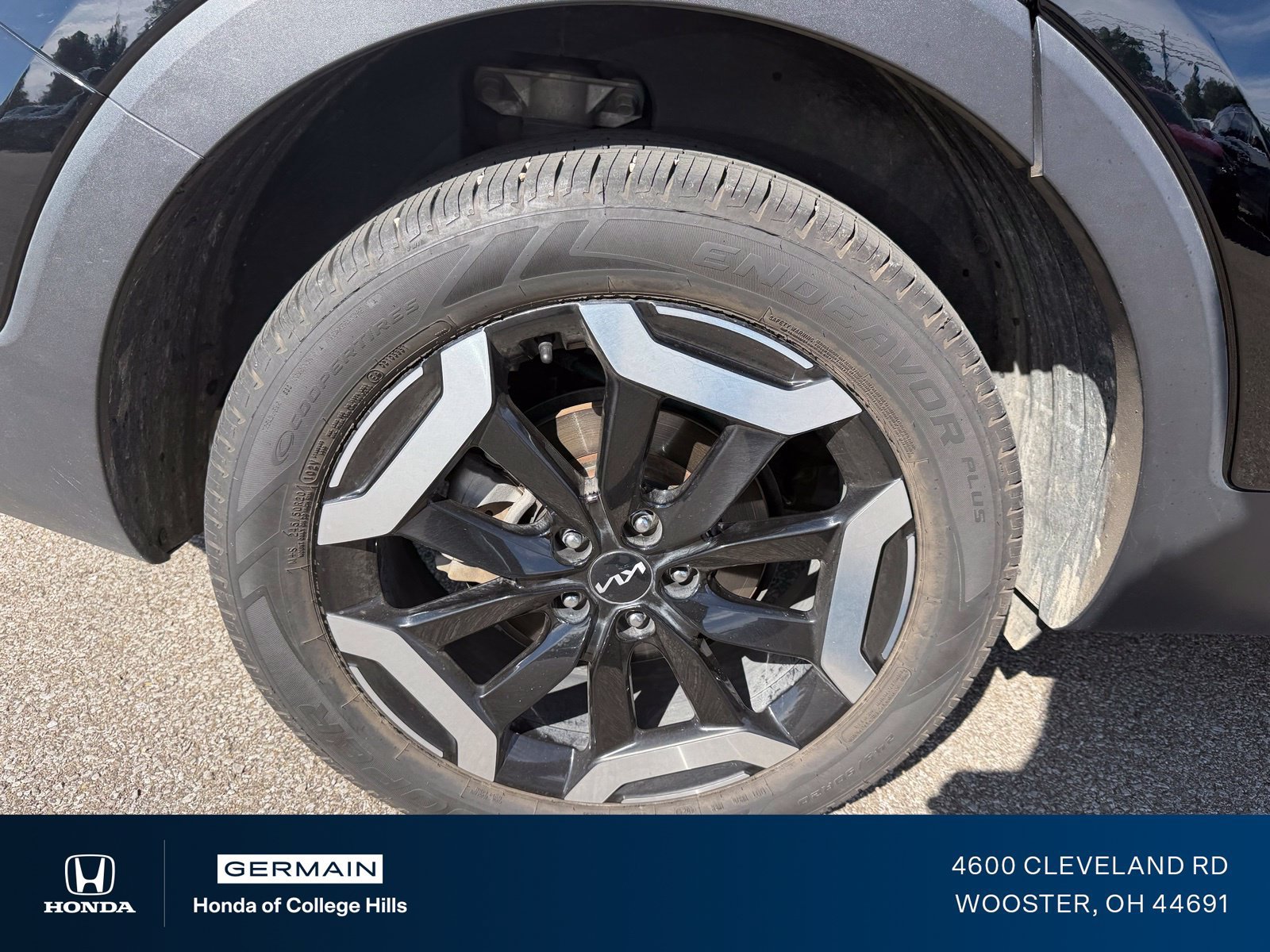 Used 2023 Kia Telluride S FWD image 6