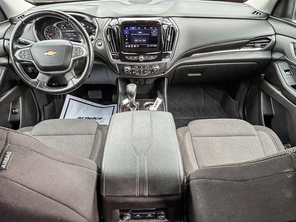 Used 2021 Chevrolet Traverse LT image 14