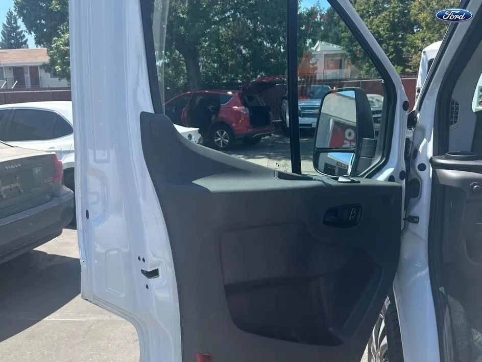 Used 2024 Ford Transit 350 XLT RWD image 9