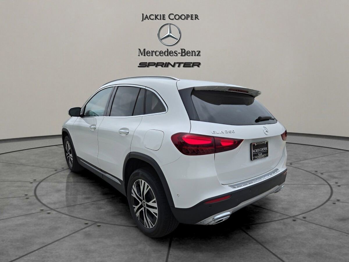 New 2025 Mercedes-Benz GLA 250 image 3