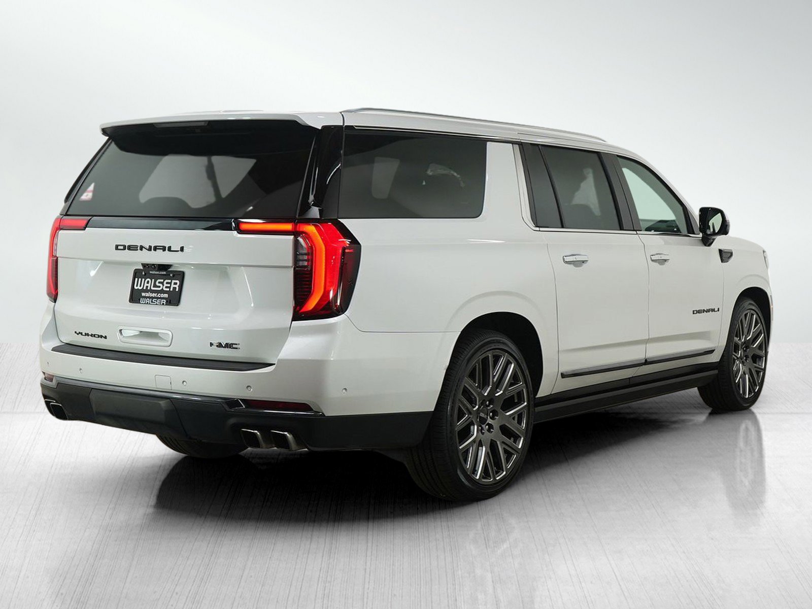 Used 2025 GMC Yukon XL Denali Ultimate w/ LPO, Floor Liner Package image 5