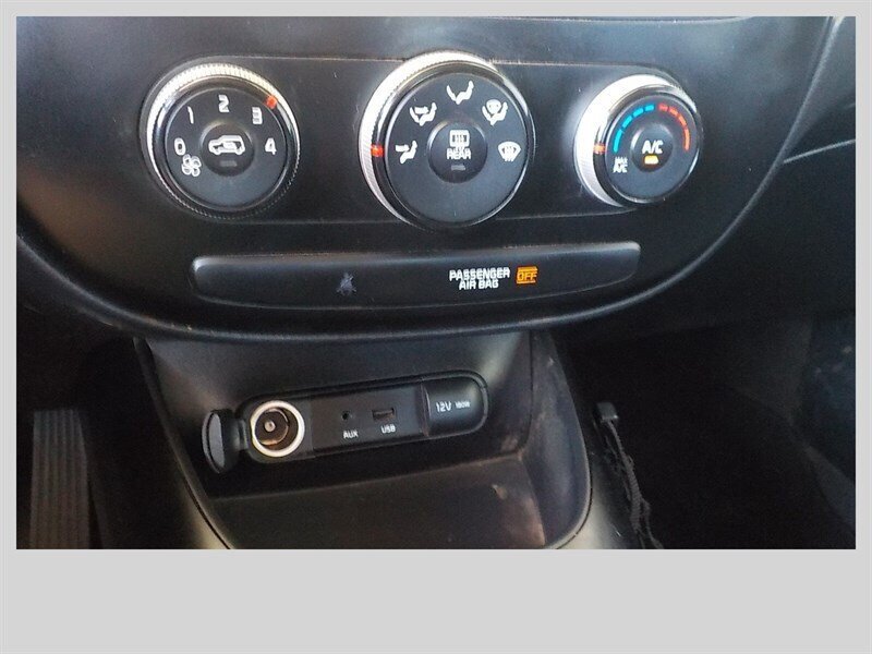 Used 2015 Kia Soul FWD image 26