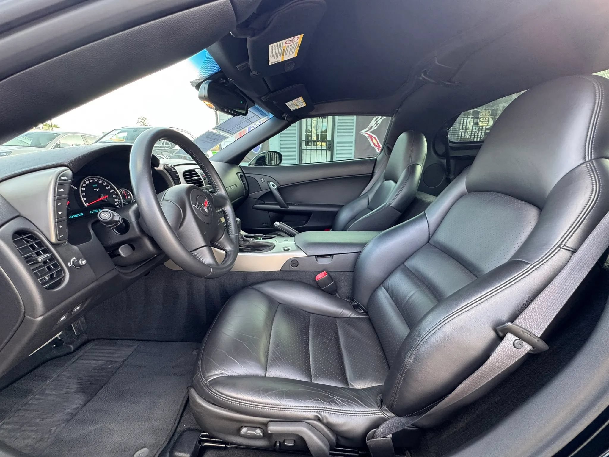 Used 2005 Chevrolet Corvette Coupe w/ Preferred Equipment Group RWD image 19