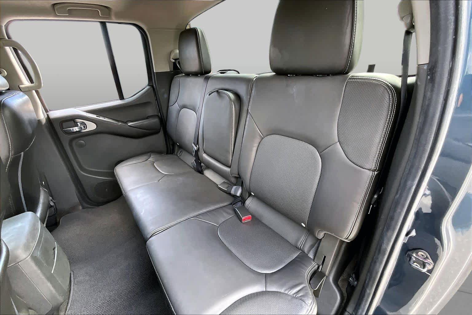 Used 2013 Nissan Frontier PRO-4X w/ Pro-4x Luxury Pkg AWD/4WD image 21