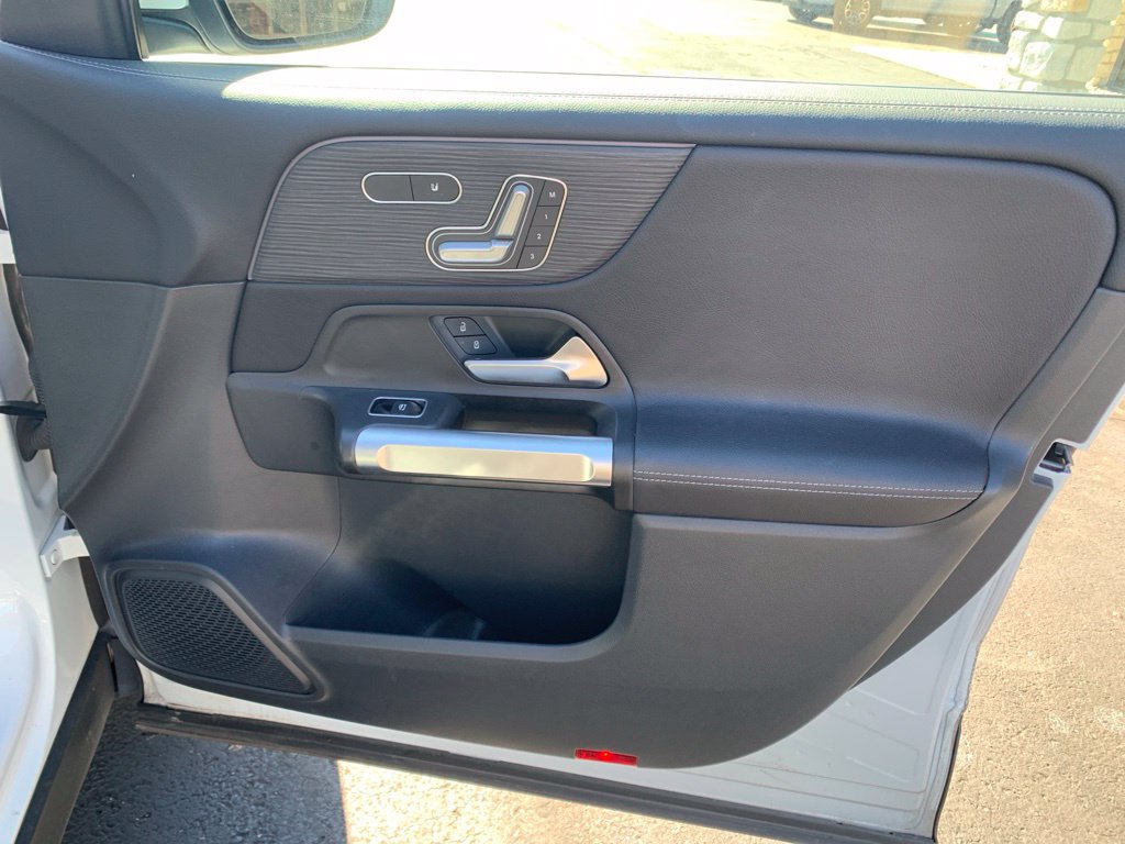 Used 2023 Mercedes-Benz GLB 250 4MATIC image 41