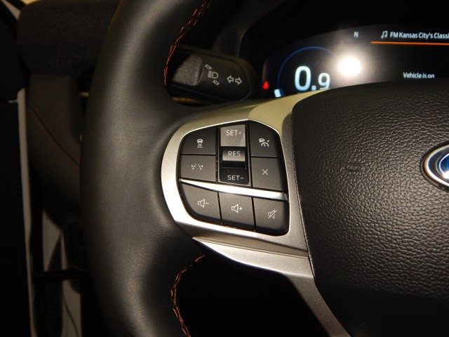 Used 2025 Ford Explorer Active w/ Active Comfort Package image 26