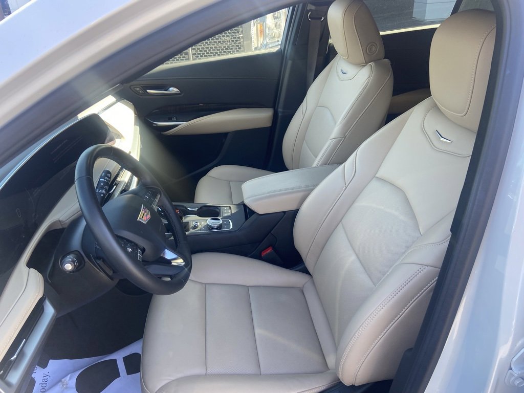 Certified 2025 Cadillac XT4 Premium Luxury image 13