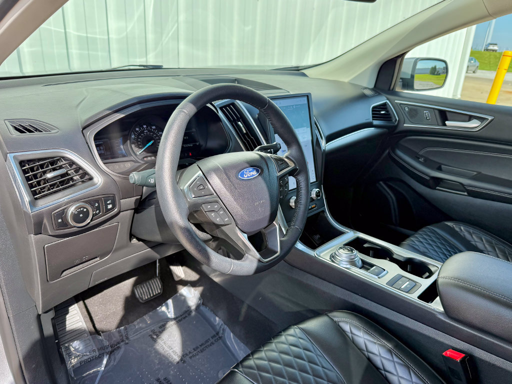 Used 2024 Ford Edge Titanium AWD/4WD image 10
