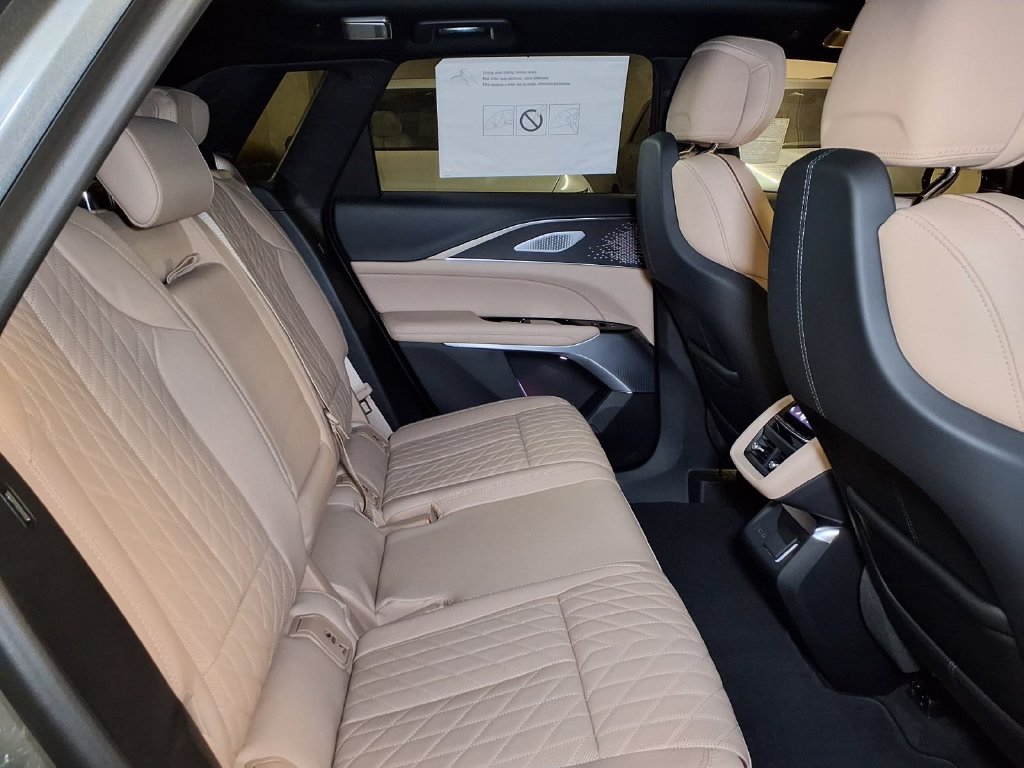 New 2026 Cadillac Lyriq Signature Sport w/ Nappa Leather Package RWD image 7