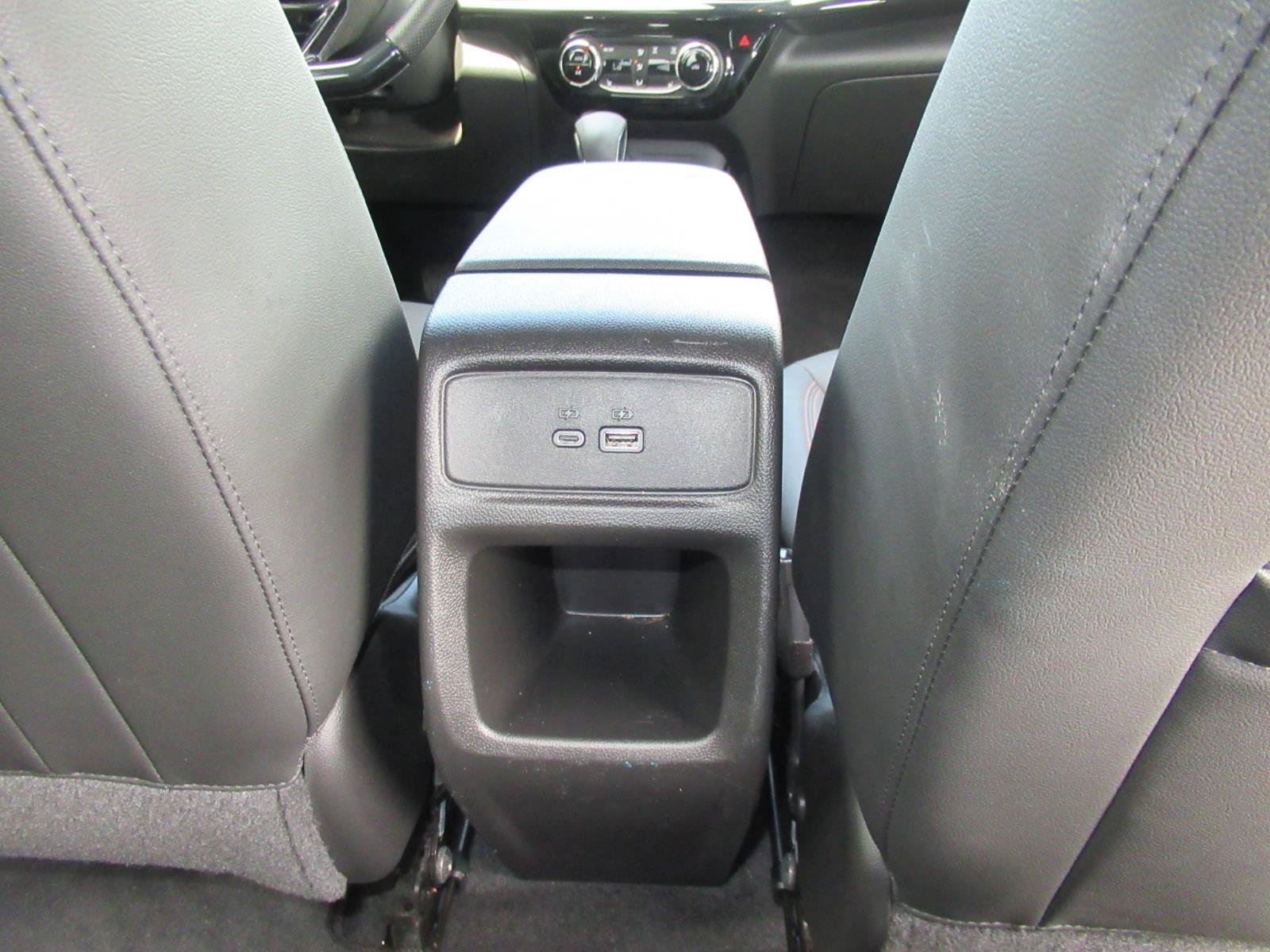 Certified 2024 Chevrolet Trax RS w/ Driver Confidence Package FWD image 32