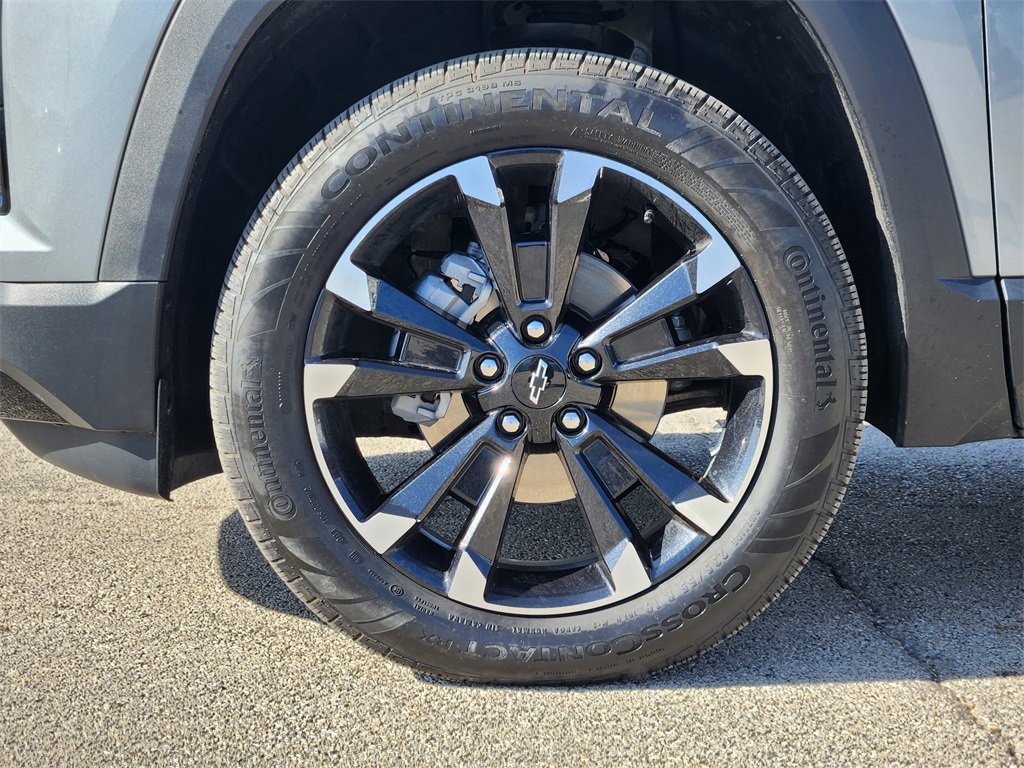 Used 2025 Chevrolet Equinox RS w/ Safety and Technology Package image 11