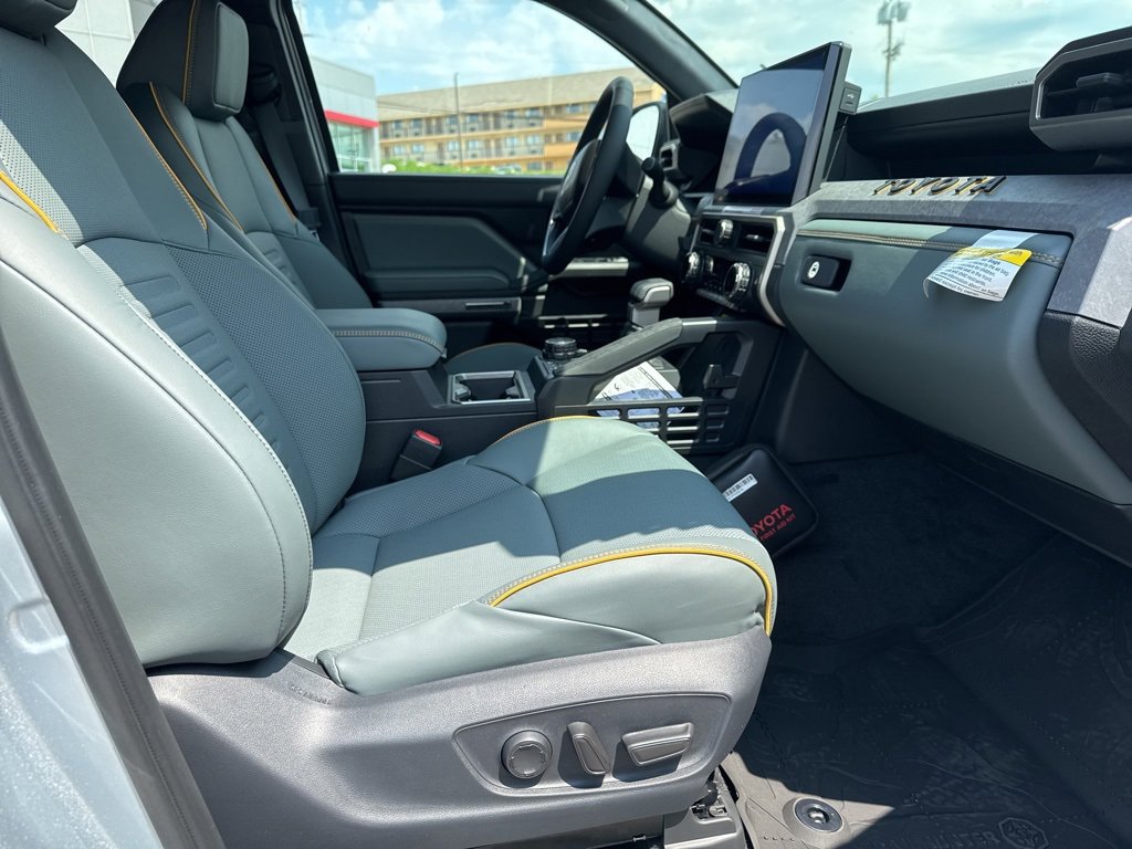 New 2025 Toyota Tacoma Trailhunter image 17