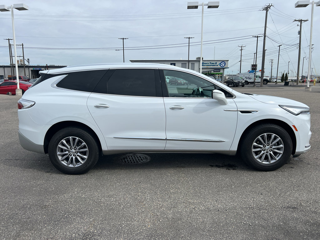 Used 2024 Buick Enclave Essence AWD/4WD image 6