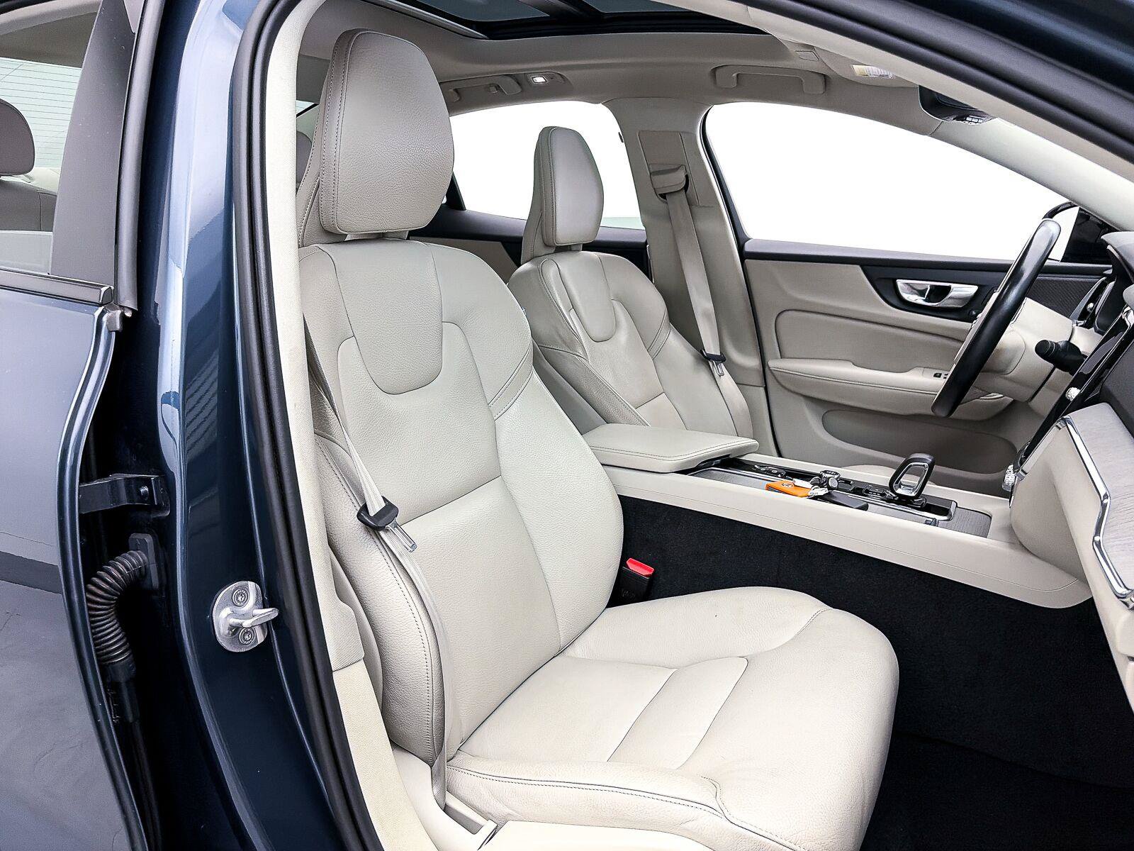 Used 2024 Volvo S60 B5 Plus FWD image 39