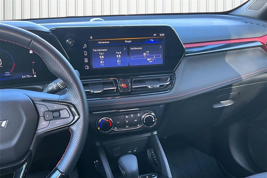 Used 2024 Chevrolet TrailBlazer RS w/ Driver Confidence Package image 3
