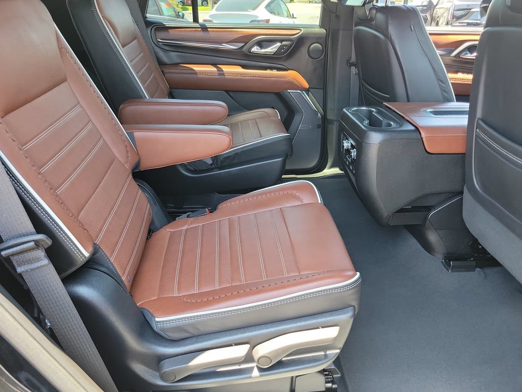 Used 2023 GMC Yukon Denali Ultimate AWD/4WD image 23