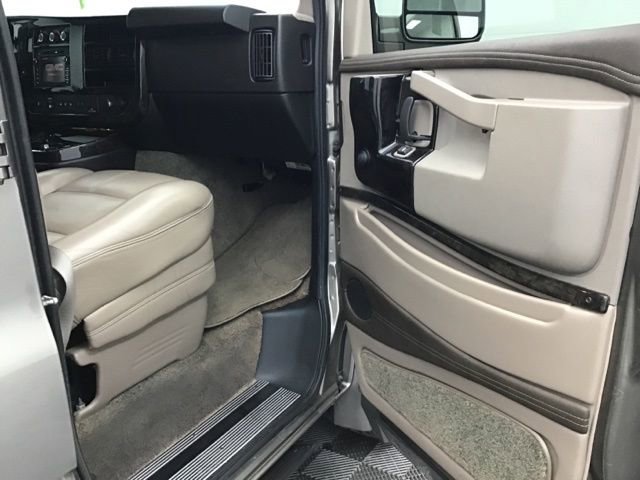 Used 2019 GMC Savana 2500 Extended w/ Enhanced Convenience Package image 39
