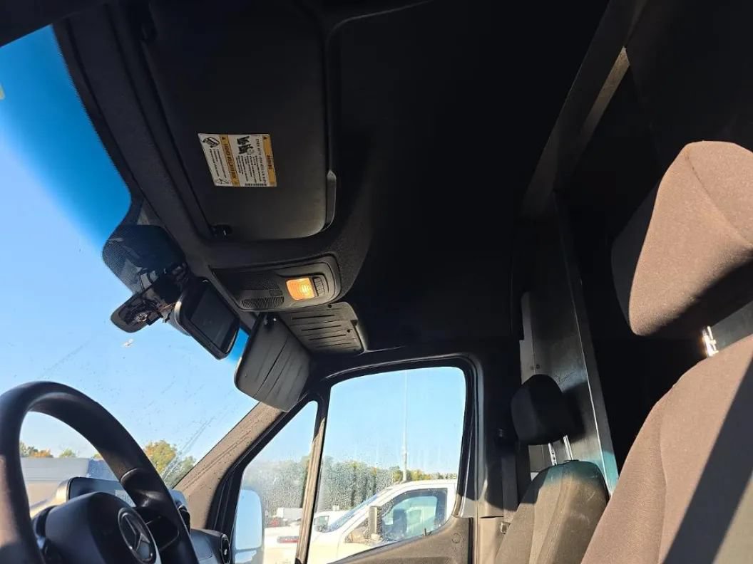 Used 2019 Mercedes-Benz Sprinter 144 image 14
