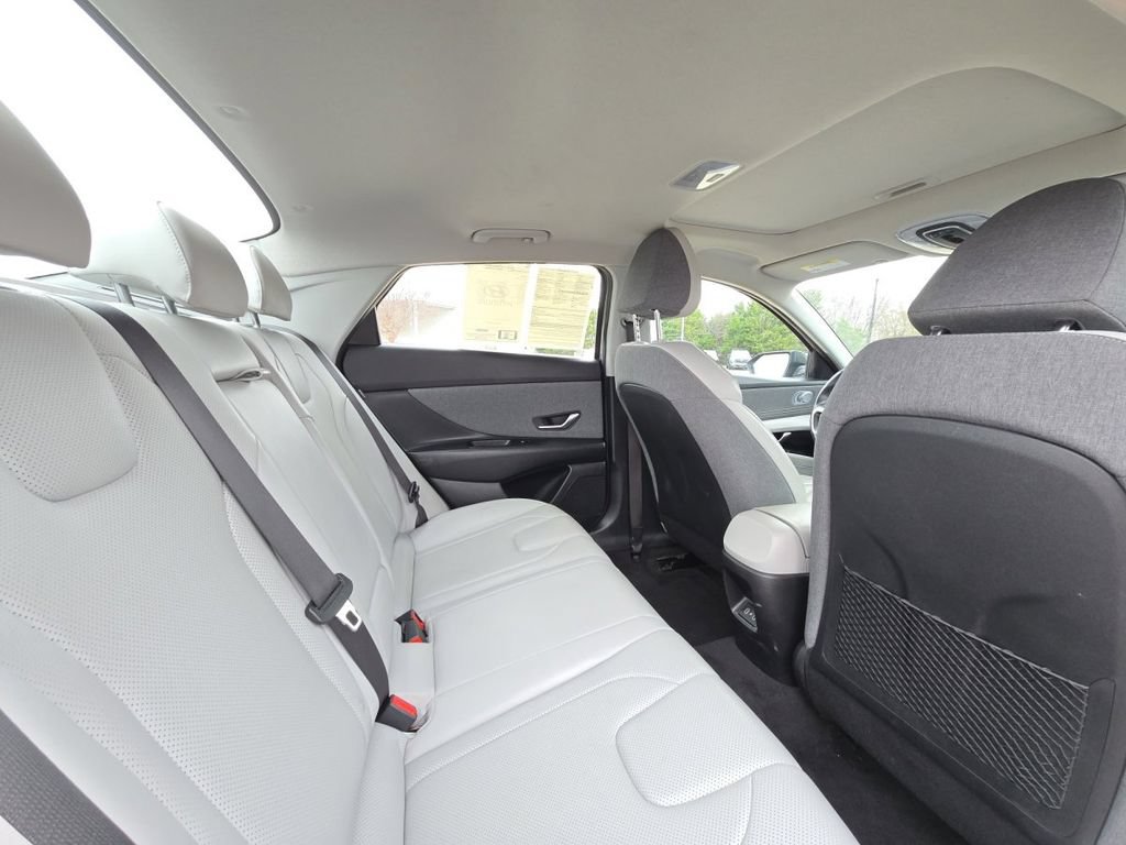 Used 2024 Hyundai Elantra Limited FWD image 27