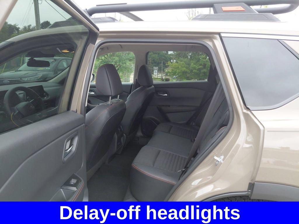 Used 2026 Nissan Rogue SV AWD/4WD image 29