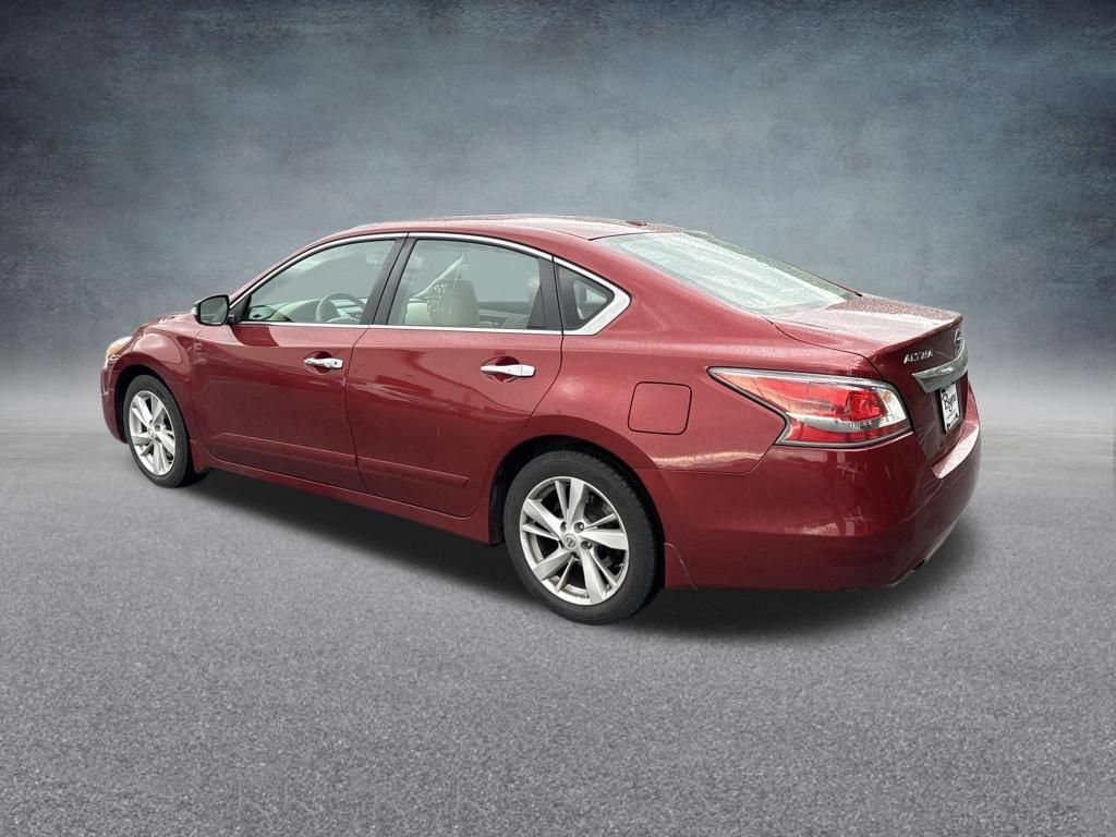 Used 2015 Nissan Altima 2.5 SV w/ Convenience Package FWD image 3