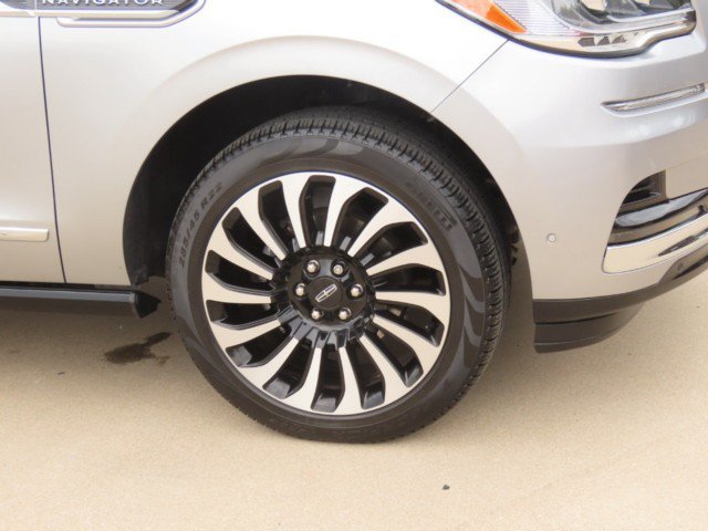 Certified 2024 Lincoln Navigator Black Label AWD/4WD image 7