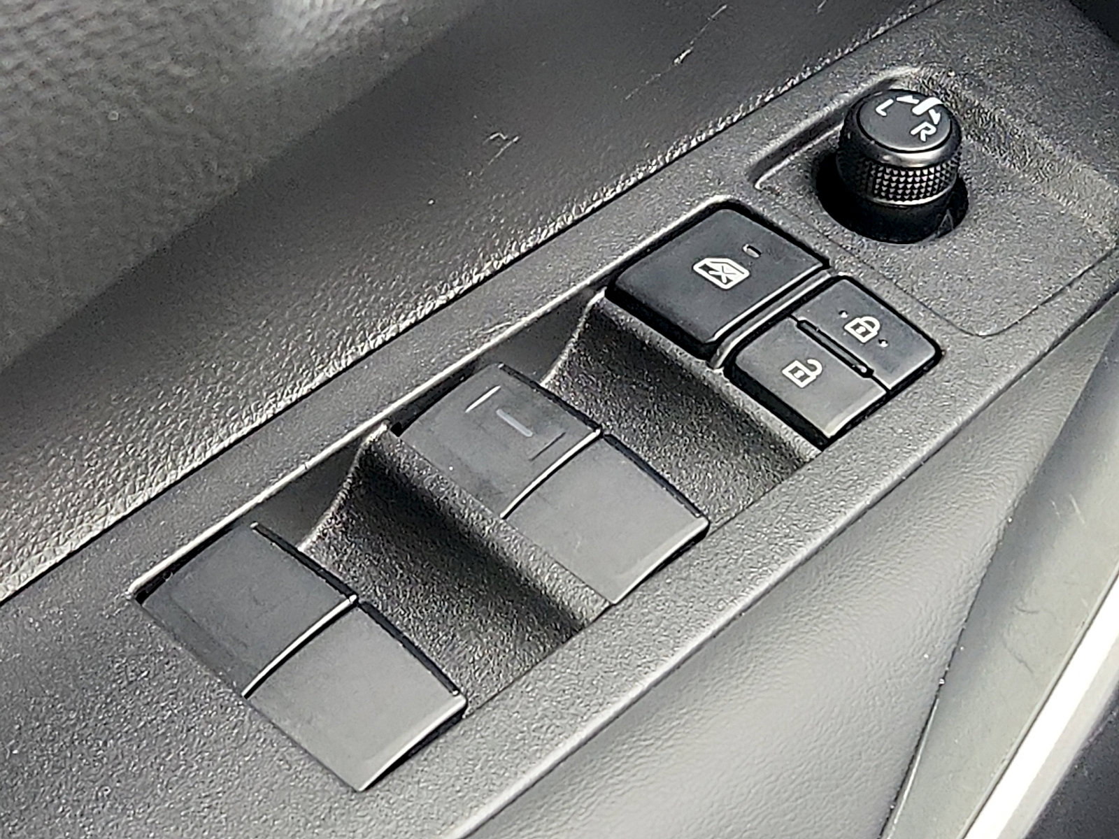 Used 2025 Toyota Corolla SE image 23