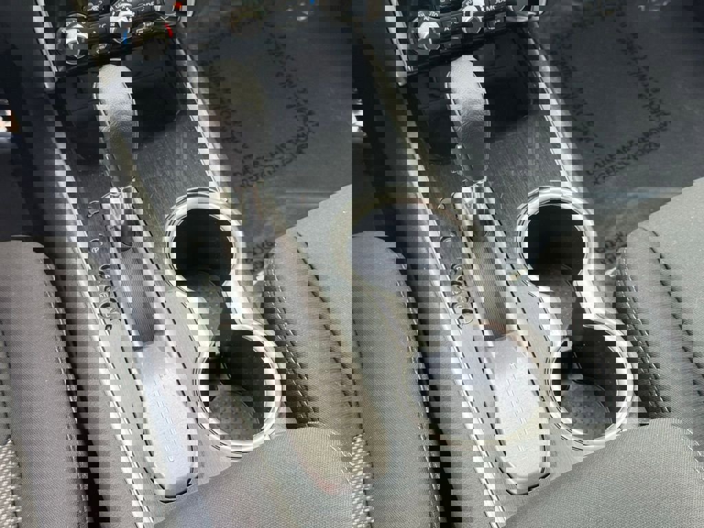 Used 2017 Nissan Pathfinder SV image 21