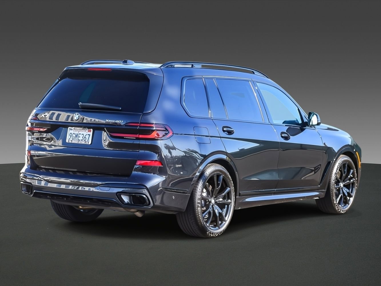 Used 2024 BMW X7 xDrive40i w/ Executive Package image 4