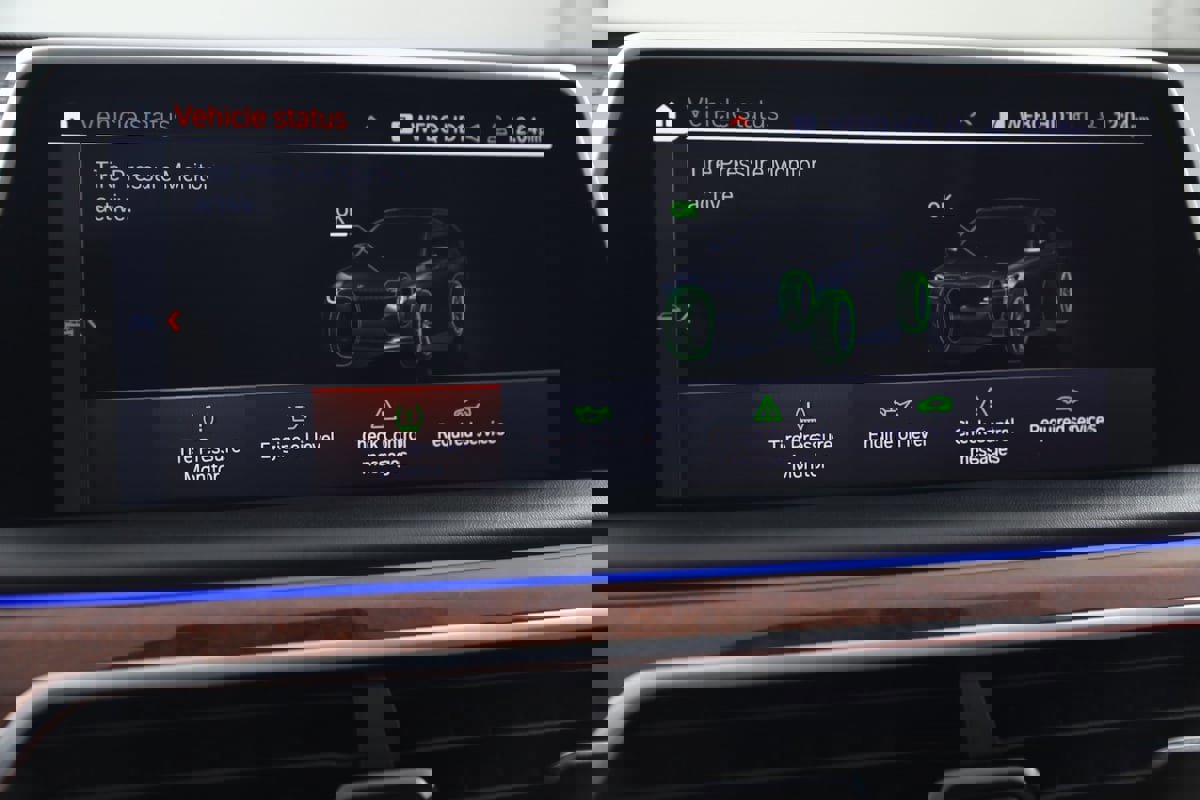 Used 2022 BMW ALPINA B7 xDrive w/ Luxury Rear Seating Package image 63