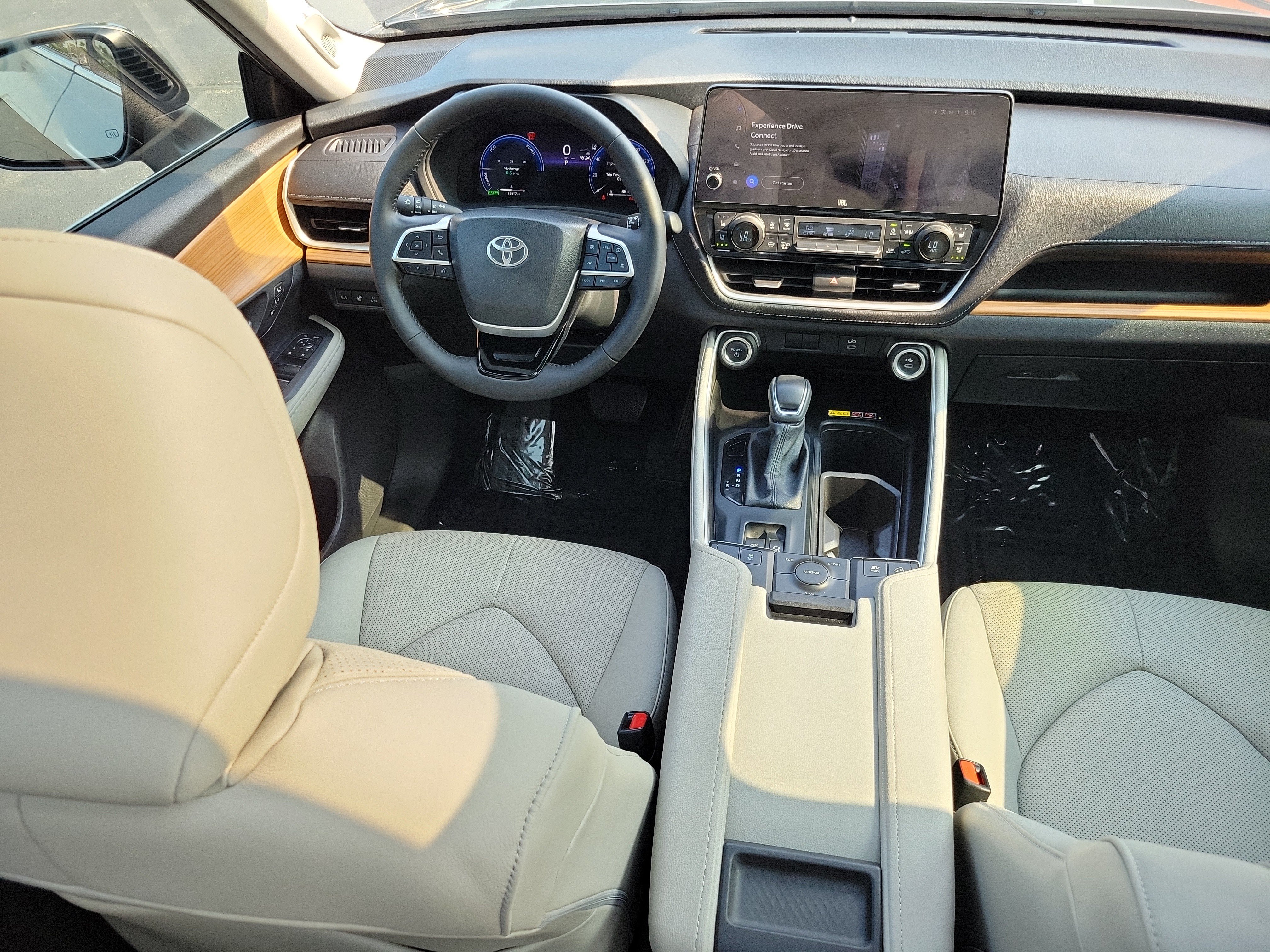 Certified 2025 Toyota Grand Highlander AWD Hybrid image 17