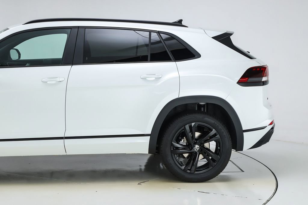 New 2026 Volkswagen Atlas Cross Sport SEL R-Line image 4