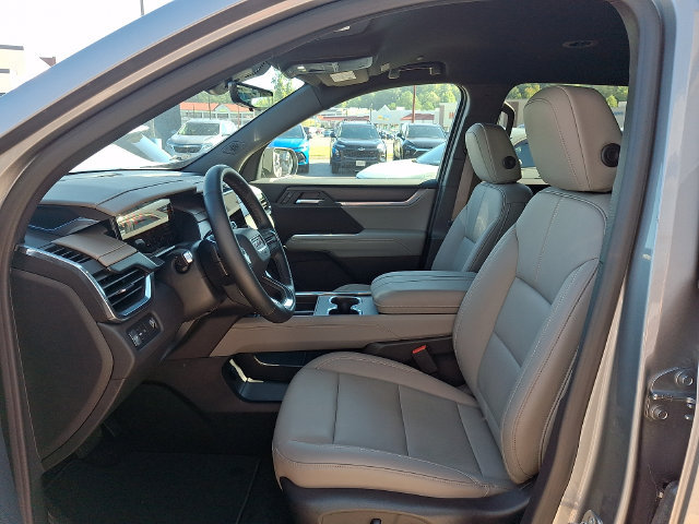 Used 2026 GMC Acadia Elevation w/ Elevation Premium Package FWD image 13