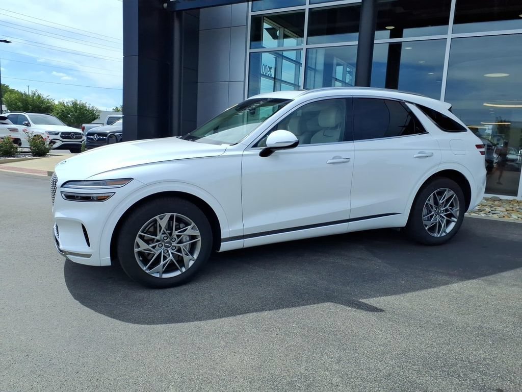 Used 2025 Genesis GV70 2.5T w/ Select Package AWD/4WD image 3
