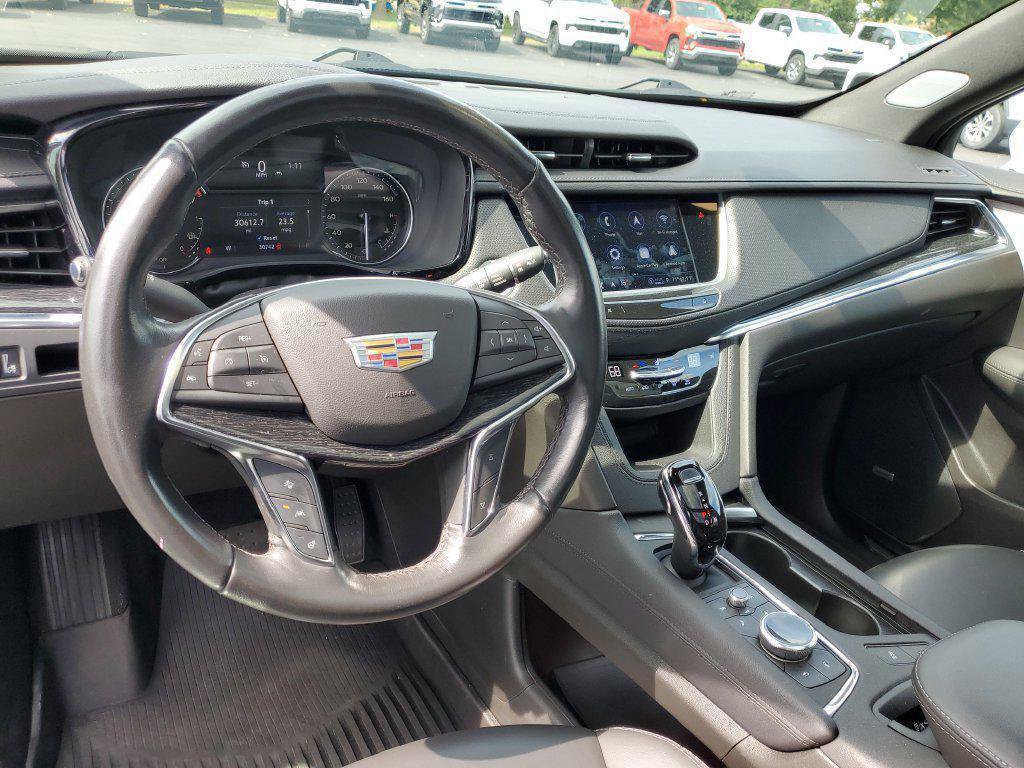 Used 2023 Cadillac XT5 Premium Luxury w/ LPO, Floor Liner Package FWD image 8