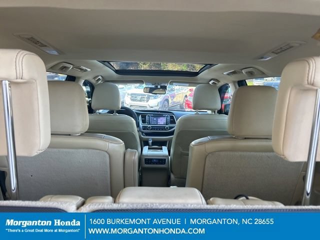 Used 2015 Toyota Highlander Limited Platinum AWD/4WD image 36
