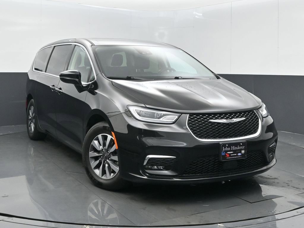 Certified 2024 Chrysler Pacifica Select image 2