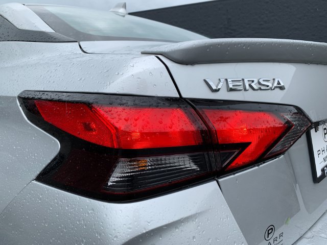 Used 2025 Nissan Versa SR w/ Trunk Package FWD image 34