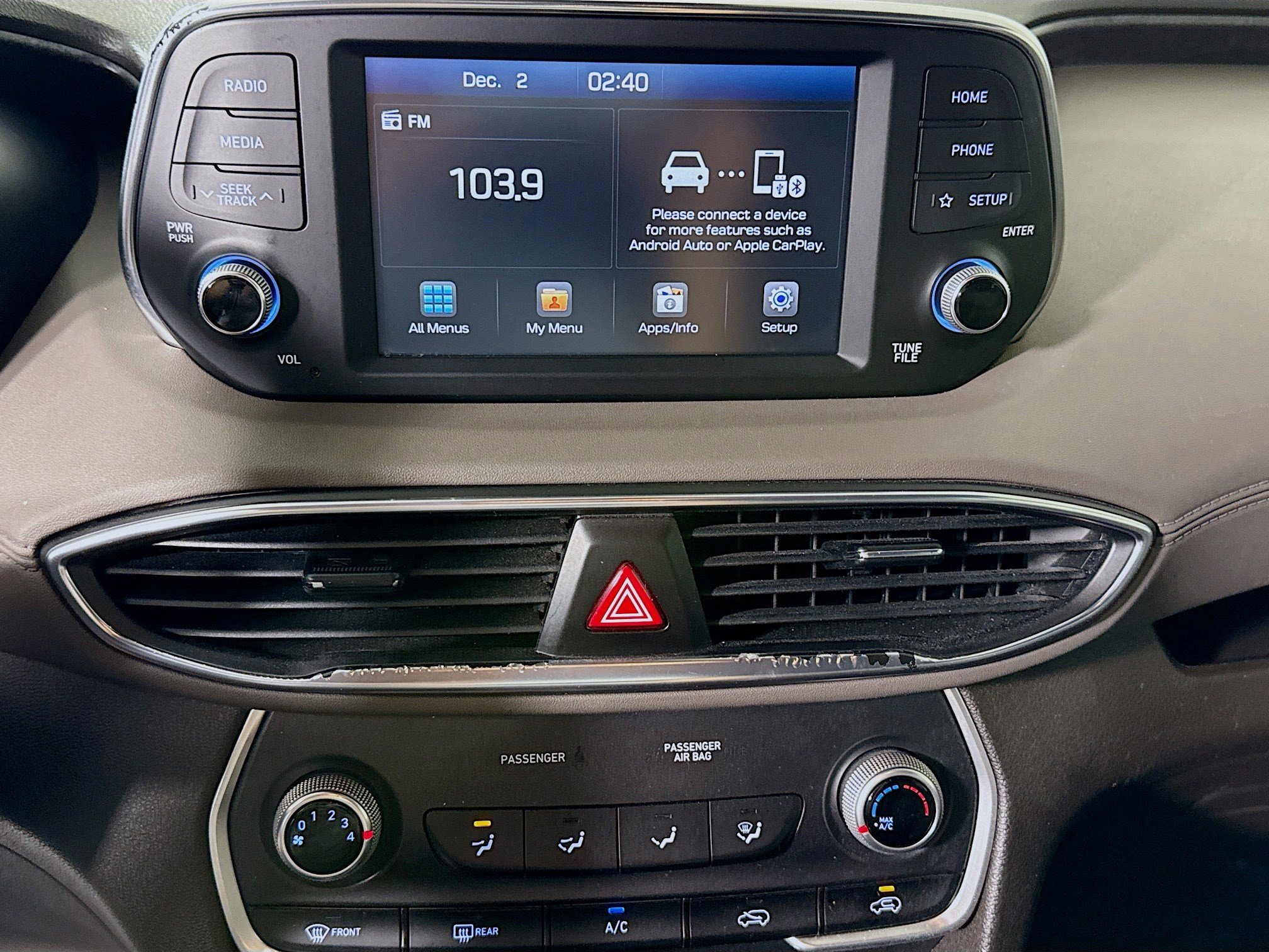 Used 2020 Hyundai Santa Fe SE image 18