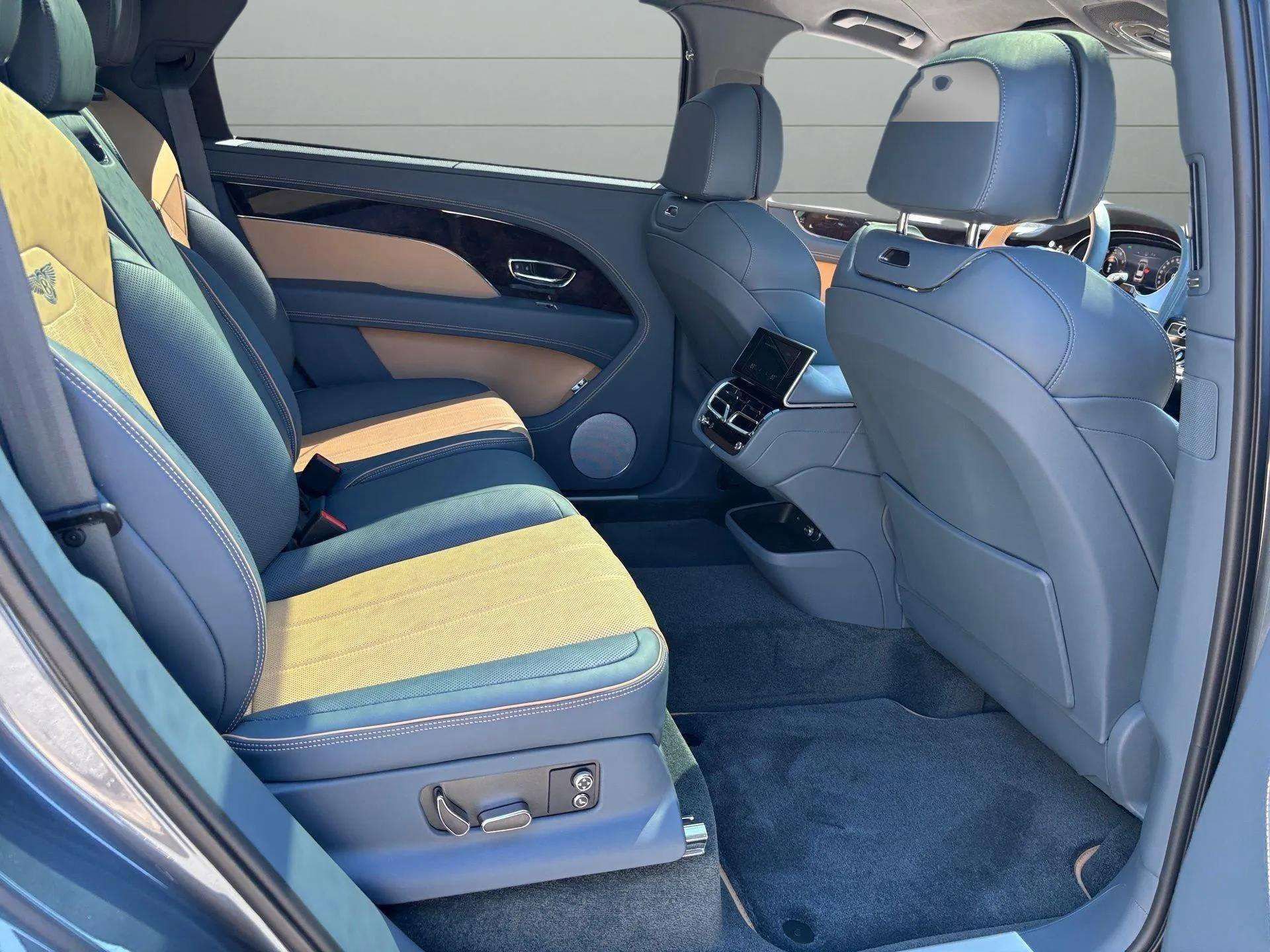 New 2025 Bentley Bentayga Extended Wheelbase image 25