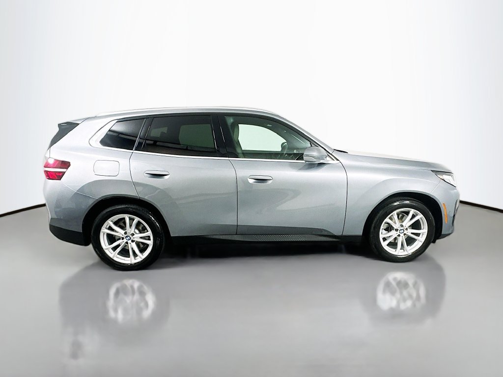 Used 2025 BMW X3 xDrive30i w/ Convenience Package AWD/4WD image 4