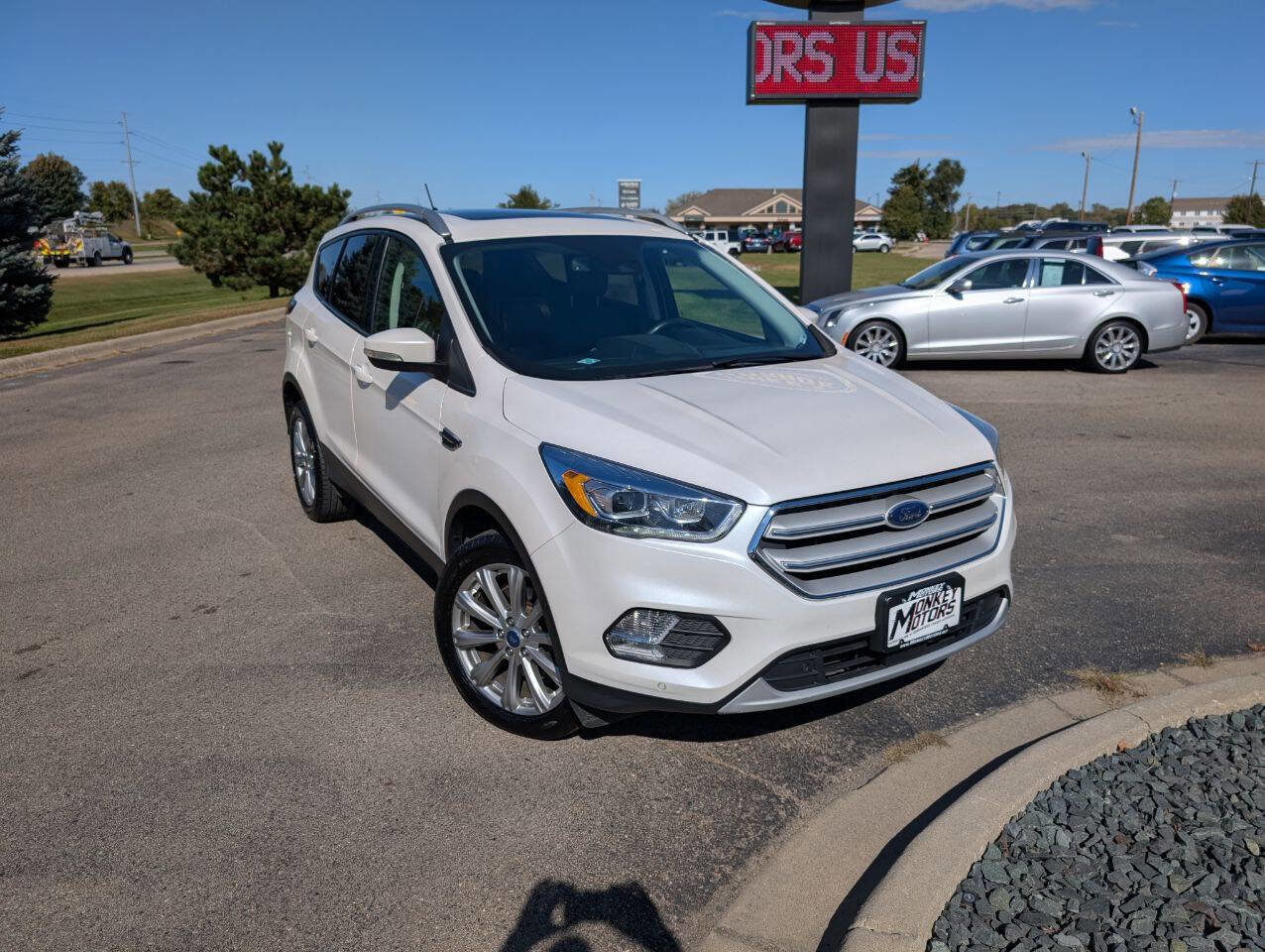 Used 2018 Ford Escape Titanium w/ Ford Safe & Smart Package image 2