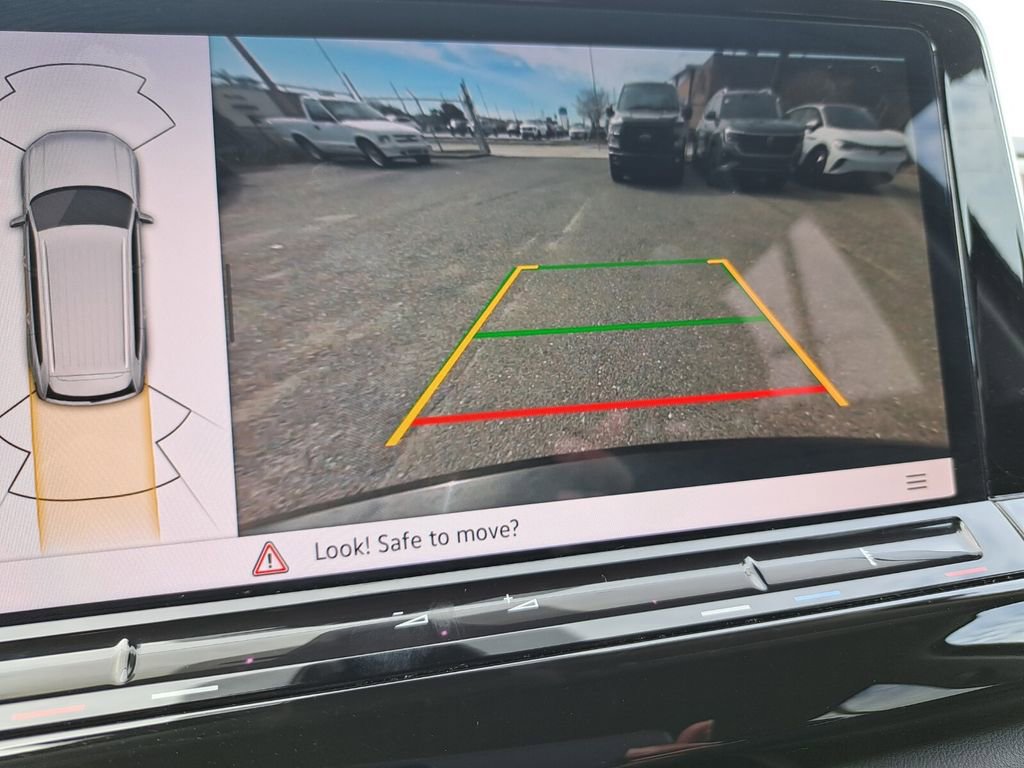 Used 2025 Volkswagen Atlas SE image 11