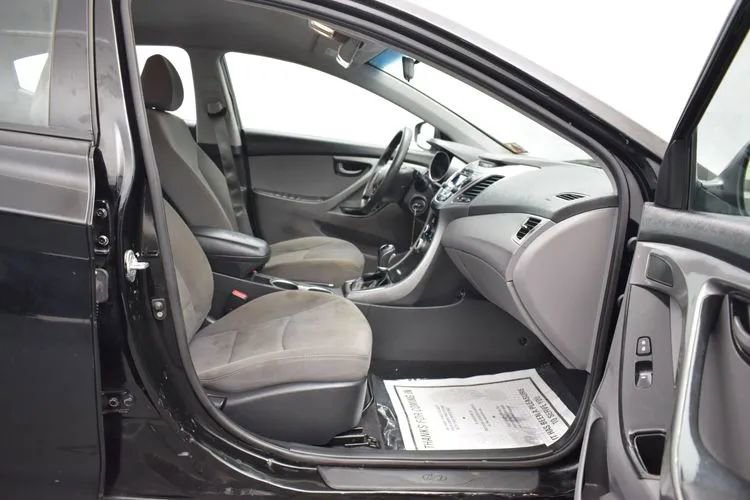 Used 2014 Hyundai Elantra SE FWD image 16