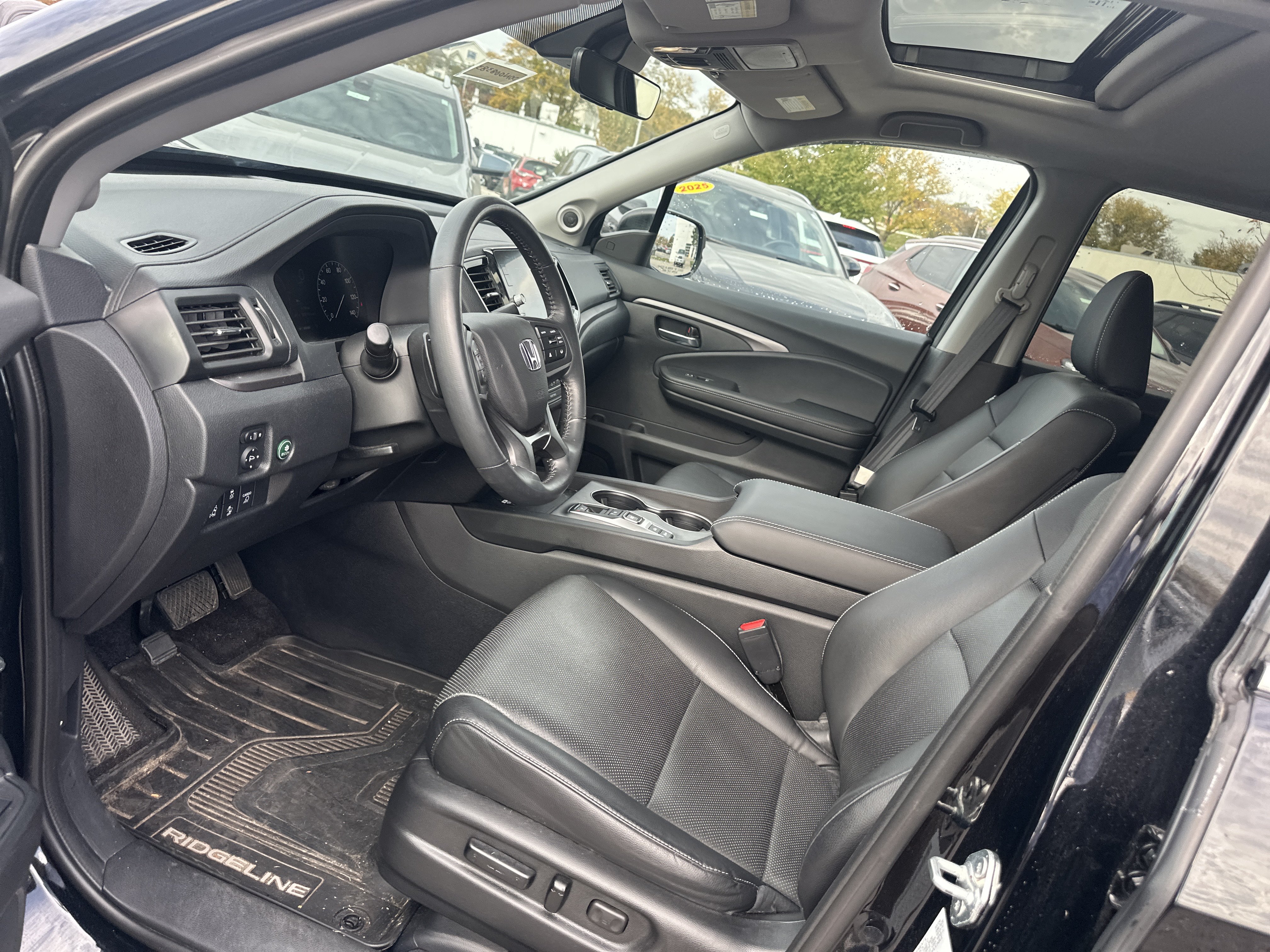 Used 2025 Honda Ridgeline RTL image 13