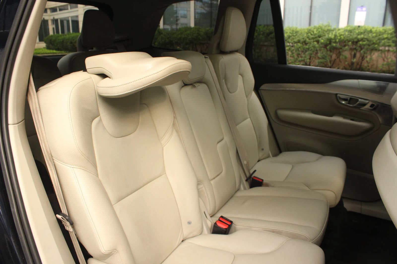 Used 2017 Volvo XC90 T6 Momentum AWD/4WD image 25