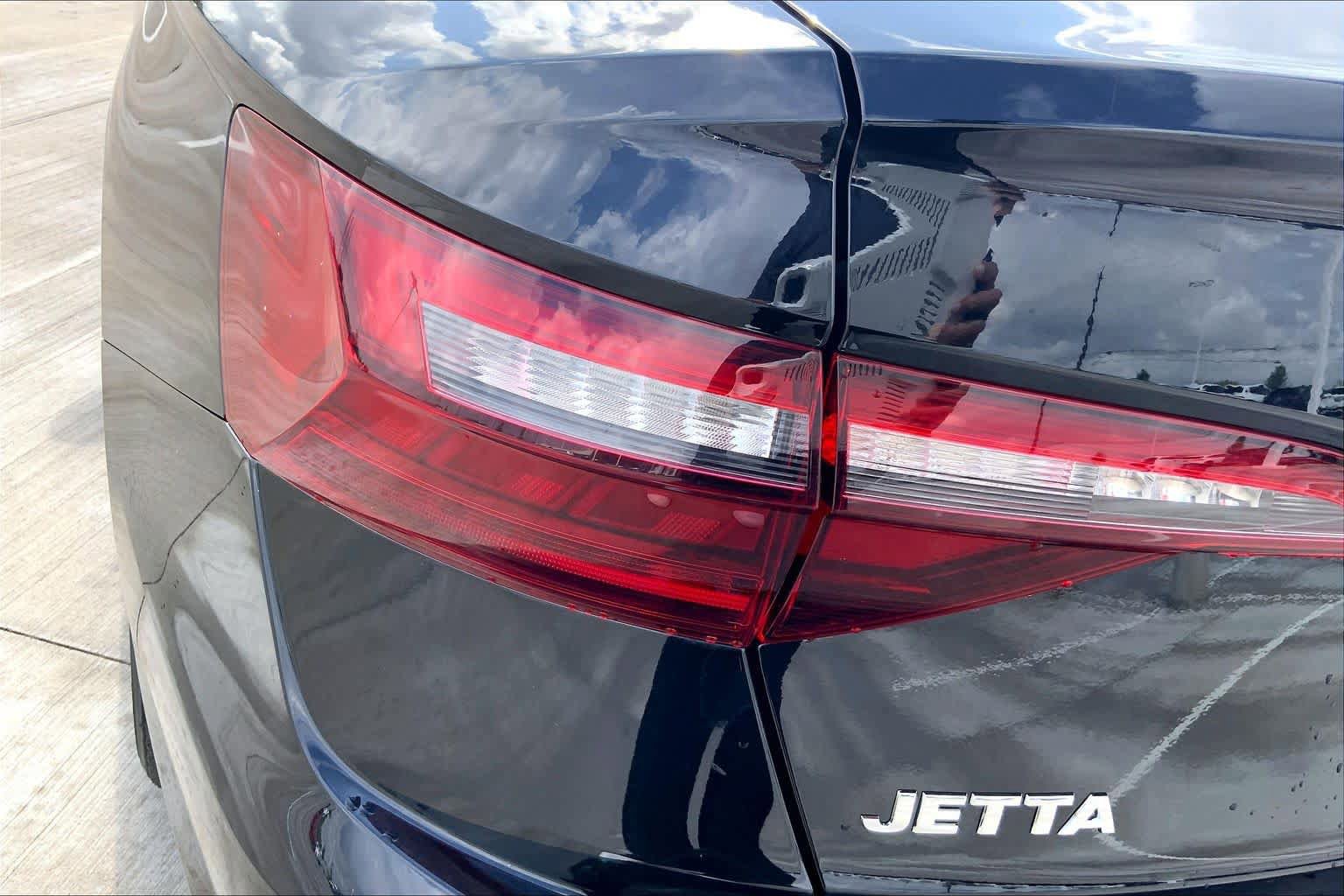 Used 2021 Volkswagen Jetta SEL FWD image 25