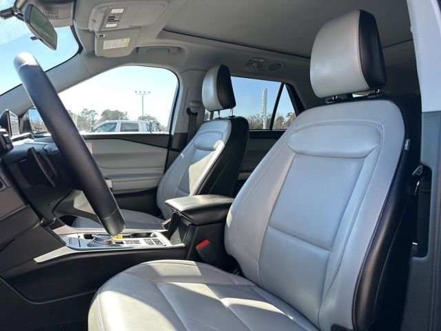 Used 2021 Ford Explorer XLT w/ Equipment Group 202A image 10