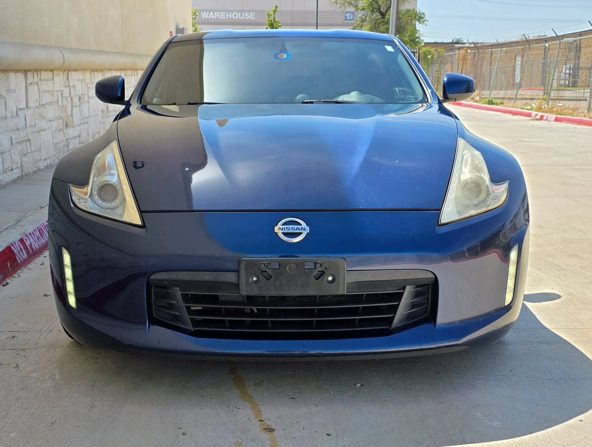 Used 2015 Nissan 370Z Coupe RWD image 9